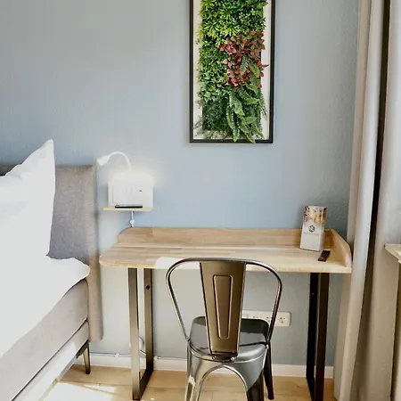 Urbaner Komfort In Zentrumsnaehe, Balkon, Bis 6 Personen *