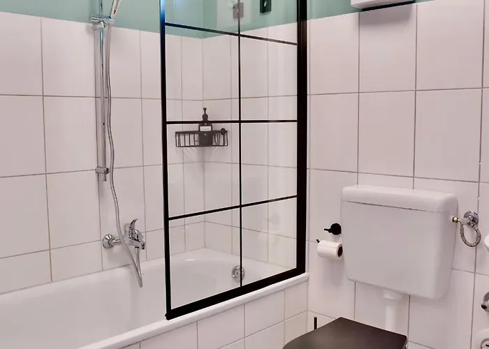 アパート Urbaner Komfort In Zentrumsnaehe, Balkon, Bis 6 Personen *