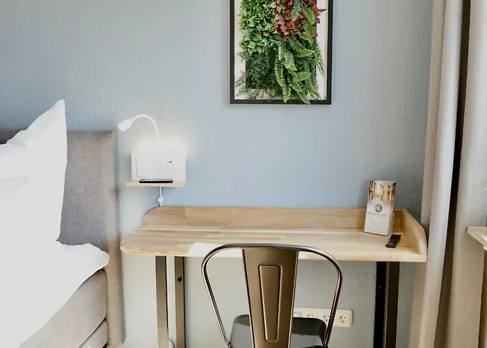 Urbaner Komfort In Zentrumsnaehe, Balkon, Bis 6 Personen *